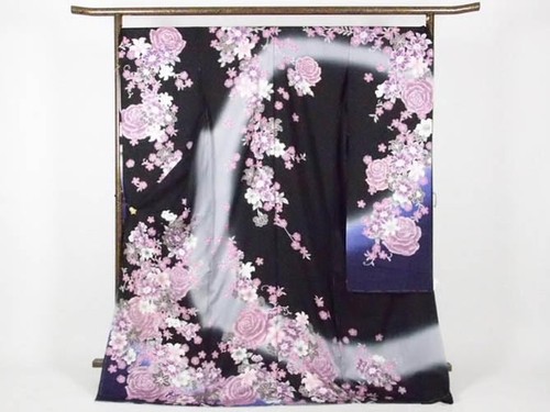 Furisode 19-teiliges komplettes Set aus reiner Seide, schwarz/gold mit lila Rosen - Bild 6 von 13