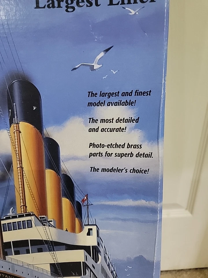 2012 Minicraft 1/350  Titanic Model Kit Deluxe Edition - Opened Box. - Image 2 of 4