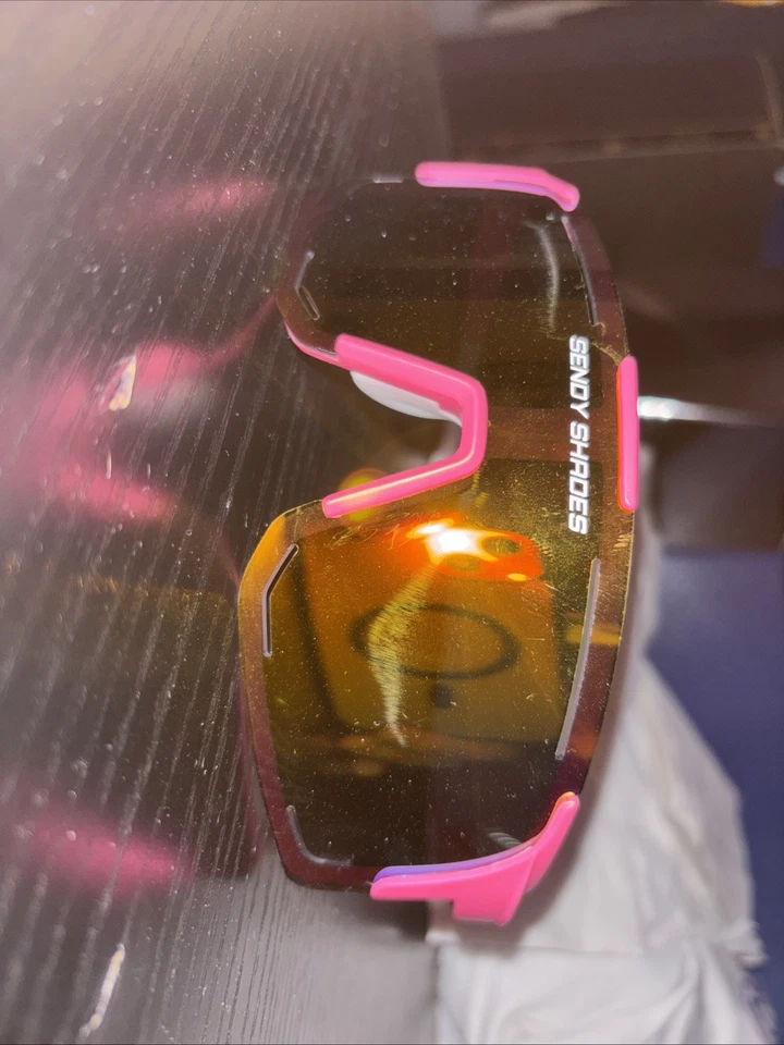 Gafas de sol ShopSendyShades rosa + blanco nuevas nunca usadas Foto 2 de 3
