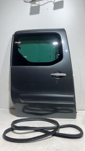 CITROEN BERLINGO 1.6 DIESEL 2017 OS DRIVER MID DOOR IN KTP METALLIC GREY - Picture 2 of 13