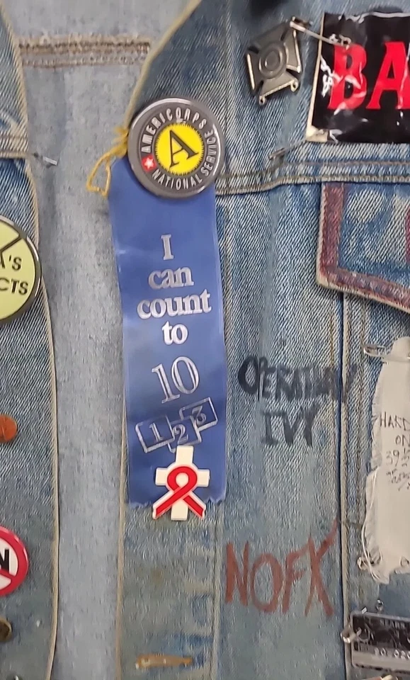 Chaleco Denim Punk Rock Años 90 De Colección Hecho a Mano De Colección Botones Prendedores Parches 1 De 1 Unisex Foto 3 de 4