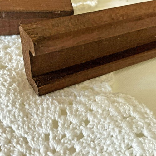 Holz Displayschiene 12"" lang 1-1/4"" breit 3/4"" Öffnung Menge 5 guter Zustand - Bild 5 von 6
