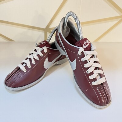 Chaussures de bowling vintage Nike femme pointure 7,5 cuir marron