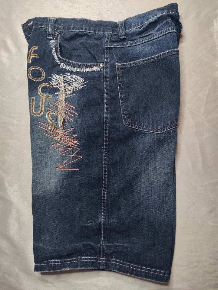 Pantalones cortos de mezclilla de diseñador FOCUS 70 para hombre talla 34 azul 13" Foto 2 de 4