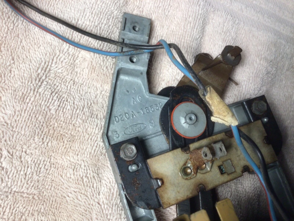 MERCURY D2OA-18532 Heater Control 1972 MERCURY MONTEGO USED Foto 4 de 4