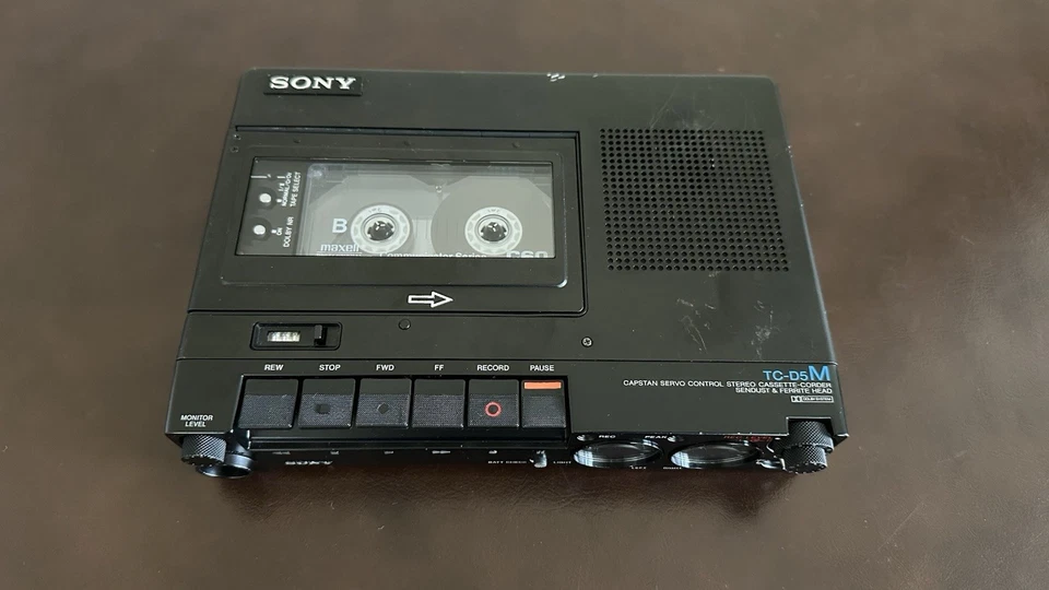 Grabadora de campo casete estéreo Sony TC-D5M con correa para el hombro. PROBADA Y FUNCIONA 💯 Foto 2 de 4