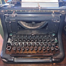 Vintage 1930s UNDERWOOD UNIVERSAL PORTABLE TYPEWRITER w Hard Case thumbnail