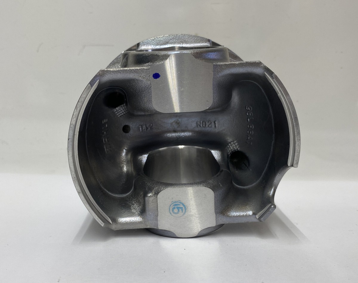 OEM 2008-2010 Ford 6.4L MaxxForce 7 Mahle 0.50mm Piston w/o