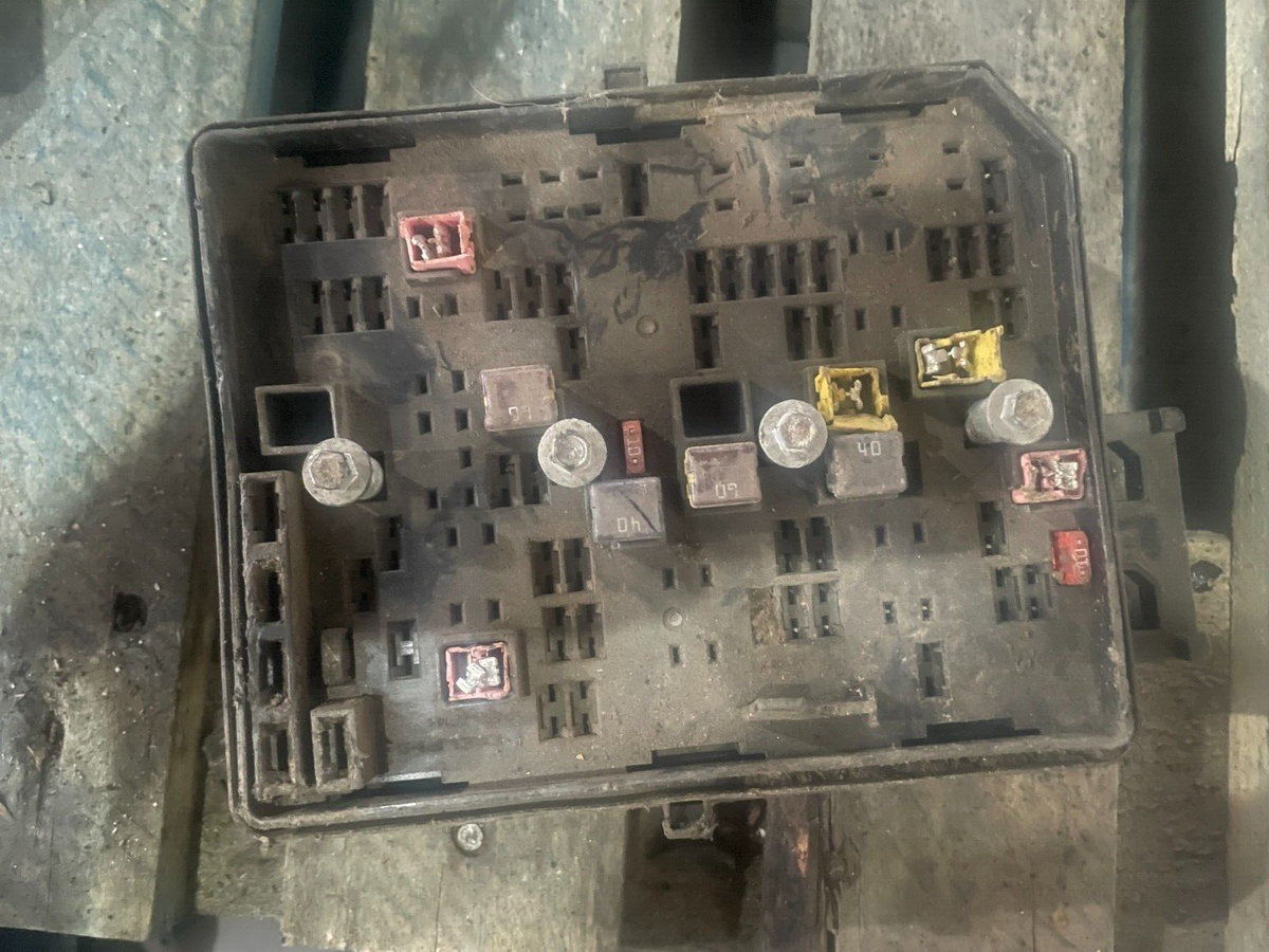 06-13 Chevrolet Impala Gauche Côté Conducteur Bord Extrémité Bouchon - Foto 10