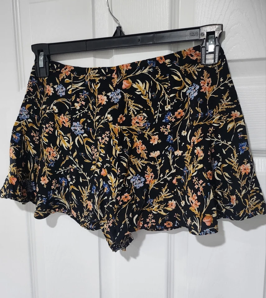 Pantalones Cortos Kimchi Azul Talla 4 Mujer Negros Floral Volantes Forrados con Cremallera Trasera Foto 2 de 4