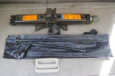 Jack fits 2014 Pathfinder 1743084