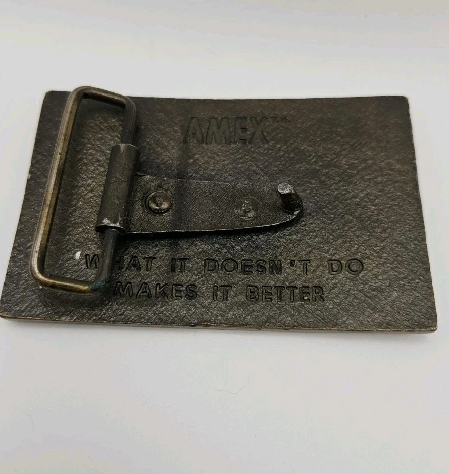 Hebilla de cinturón tono latón dorado con logotipo de algodón Amex Amchem colaboración agricultores Foto 2 de 4