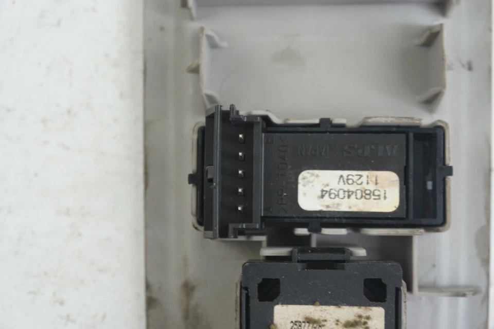 Interruptor de janela 2011 Chevrolet Traverse L Left Driver fabricante de equipamento original 25868362 - Imagem 3 de 4