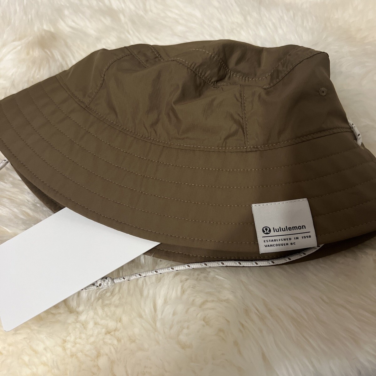 Lululemon Patch Logo Bucket Hat Size S/M NWT NWT lululemon Patch Logo Bucket Hat Black Size : M/L | eBay main image 2