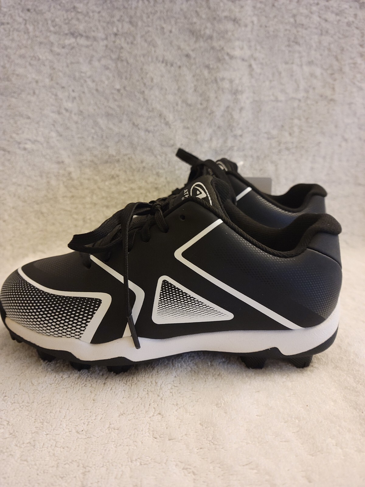 Athletic Works Youth Baseball Cleats, Youth size 12, Unisex, New in