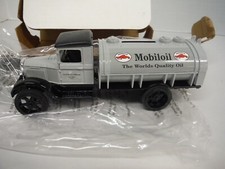 New ERTL 1931 Hawkeye tanker Bank Die Cast Standard Oil Company '91 3