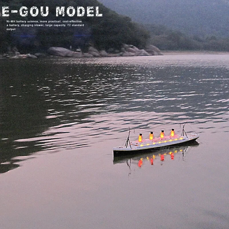 Barco Titanic 80 cm con control remoto crucero de 3 motores crucero de juguete a base de agua Foto 3 de 4