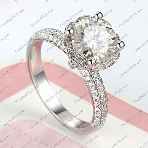 Alianza de boda nupcial de moissanita de corte redondo de 3 quilates enchapada en oro blanco de 14 k - Imagen 5 de 10