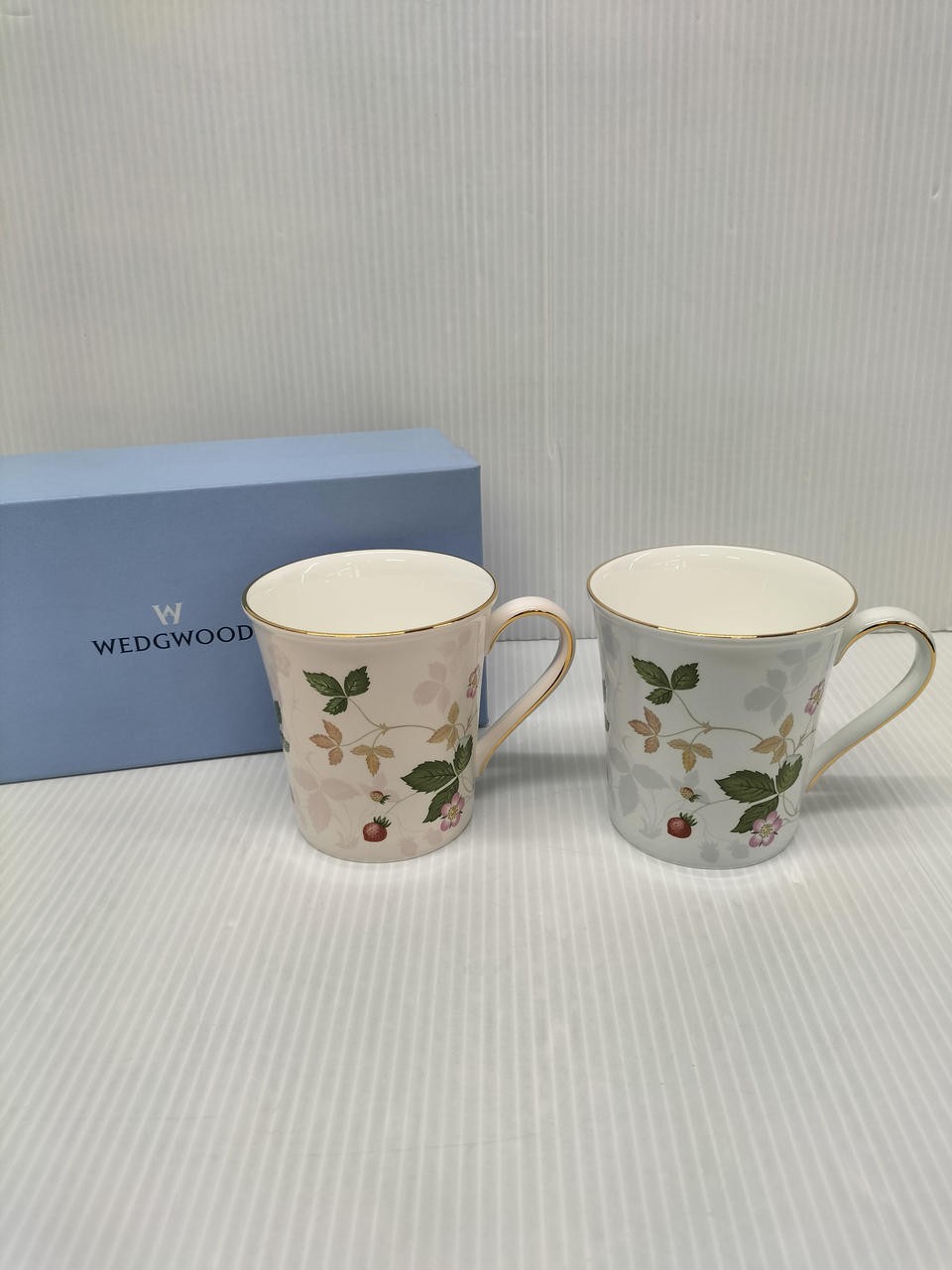 Taza pastel fresa salvaje Wedgwood rosa azul de Japón