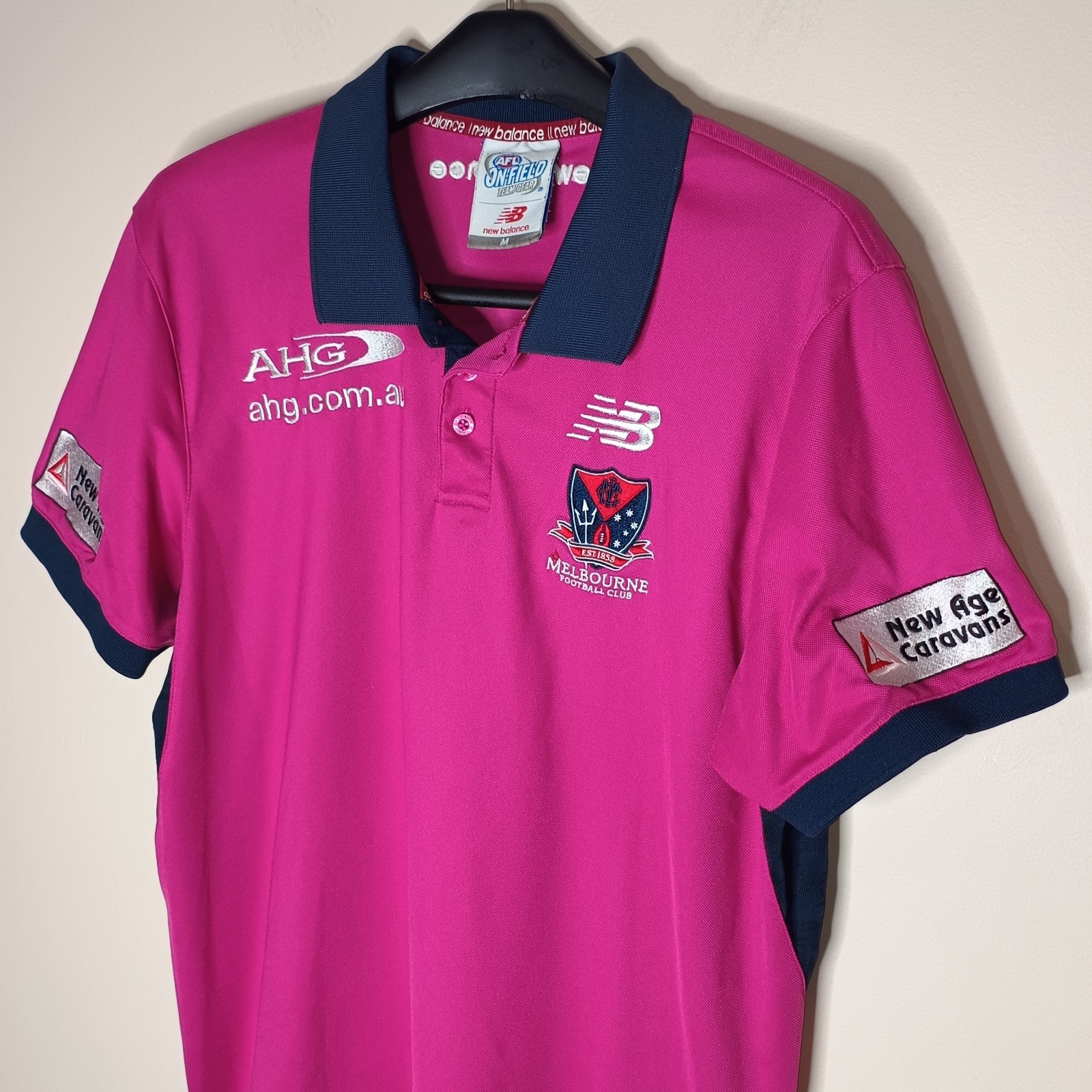 New Balance Melbourne Demons BCNA Pink Media Polo Shirt Men's Medium AFL Cancer thumbnail 5