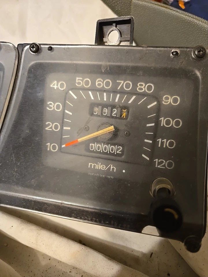 1975 Datsun B 210 速度计集群仪器 Speedo 0 英里外观 — 第 2/4 张图片