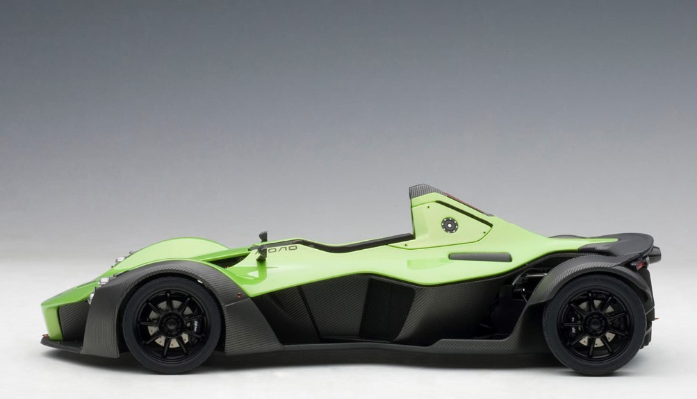 AUTOart BAC MONO 1/18 メタリック グリーンミニカー Amazon.com: Autoart BAC Mono Metallic Green 1/18 Model Car
