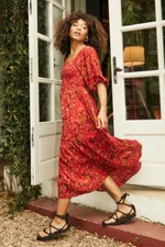 UO Lottie Red Bloom Maxi Dress Floral Printed Smocked Tie Back Urban NEW XS