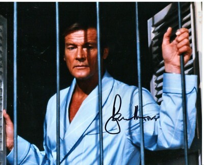 ROGER MOORE SIGNED JAMES BOND 10 BY 8 AUTOGRAPH OCTOPUSSY  COA PHOTO PROOF