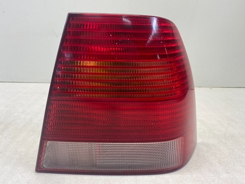 Volkswagen Bora 1.9 TDI Rücklicht Rückleuchte hinten rechts
