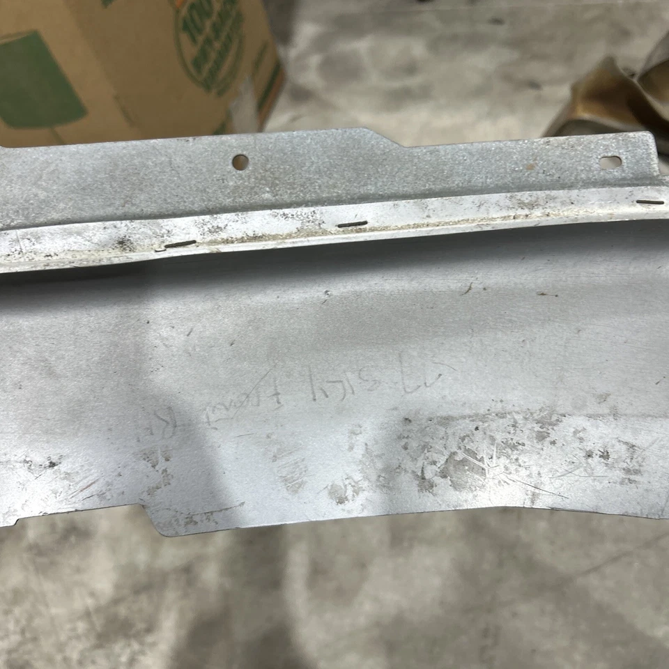 Buick Skylark 1975-1979 relleno de parachoques delantero derecho Foto 4 de 4