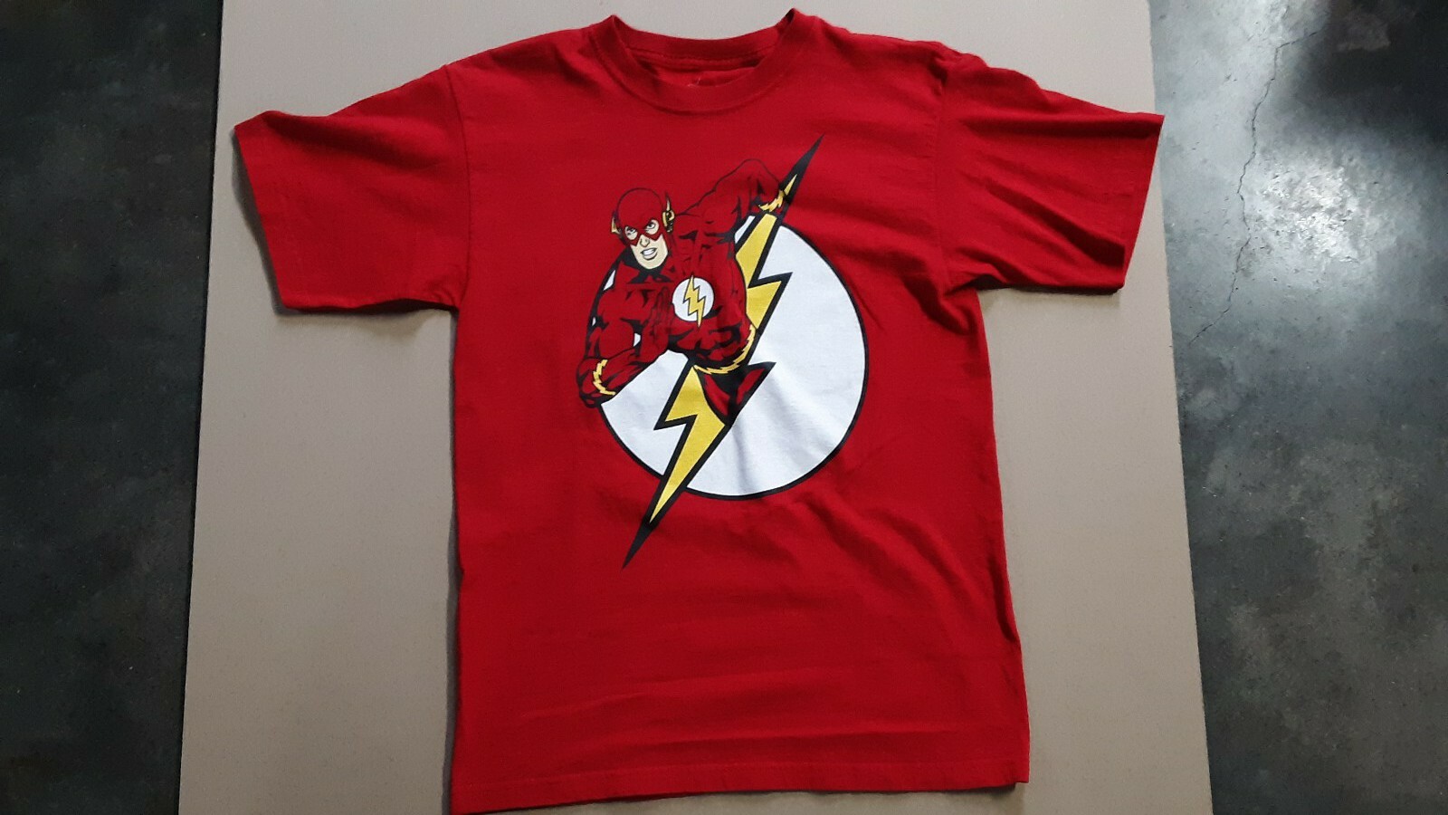 the flash graphic tee