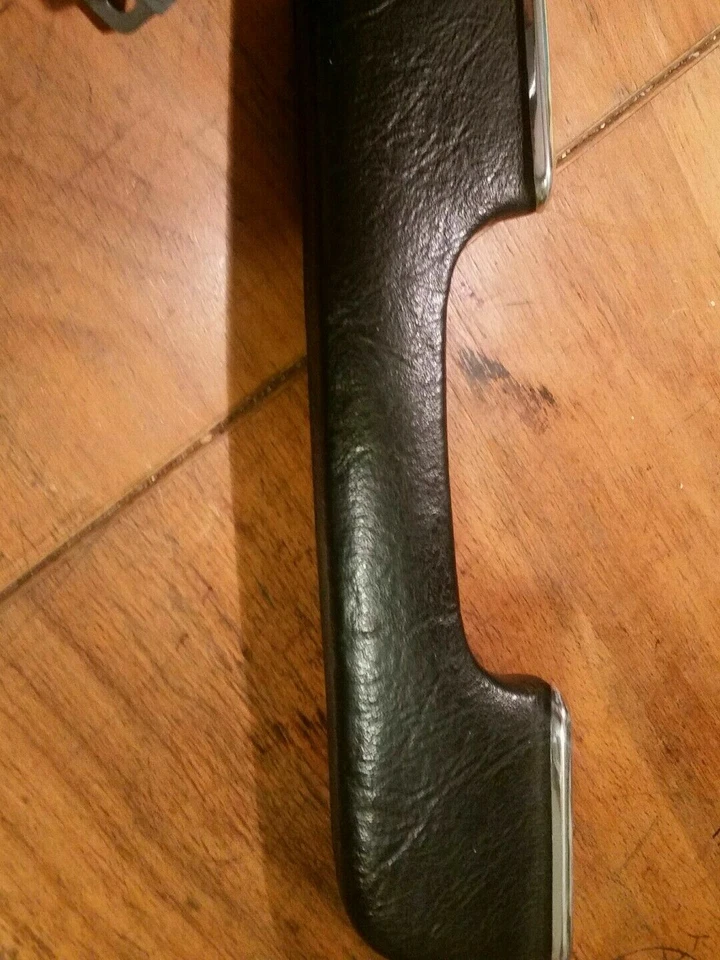 Mercedes-Benz 240D 1980 reposabrazos panel puerta delantera izquierda y derecha tirador Foto 3 de 4