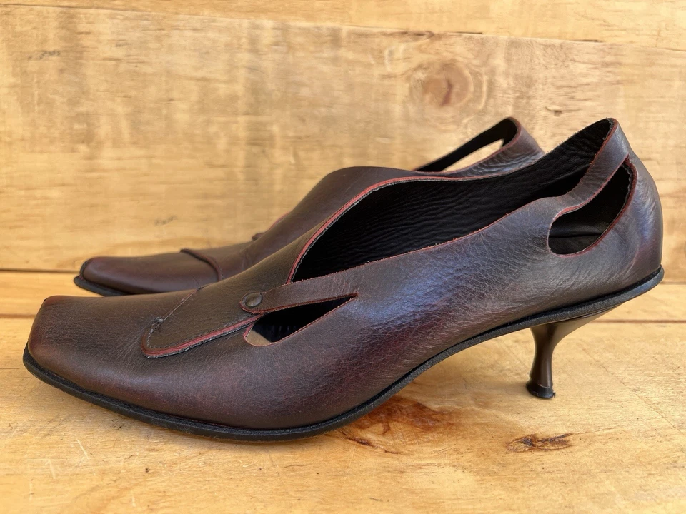 Vintage CYDWOQ Handmade Oxblood Brown Leather Shoes w/ Metallic Kitten Heels 7.5 - Image 4 of 4