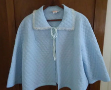 Vintage Deena Quilted Bed Jacket SizeM White Lace Collar Ribbon Closure Unlined
