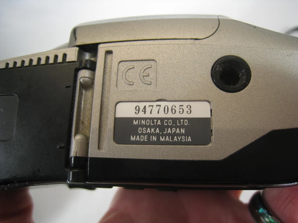 Vintage Minolta 35mm Film Cameras Lot Point Shoot Panorama Flash Tested Japan - Image 4 of 4