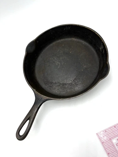 Griswold Large Block Logo #7 Cast Iron Skillet Pan 701 D Smooth Bottom FLAT!