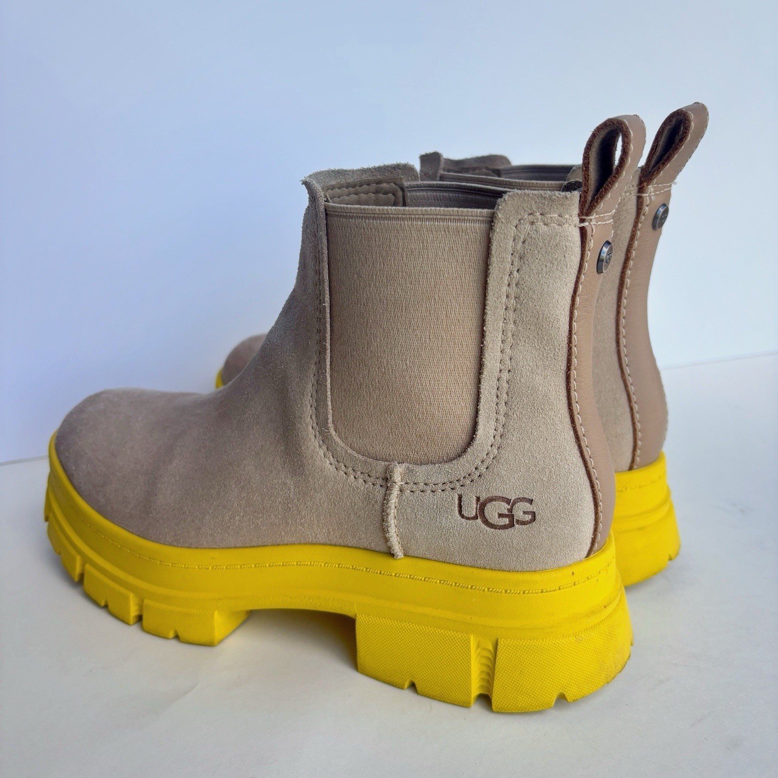 UGG Chelsea Boots Beige Suede Yellow Lug Sole Women's Size 6 Ankle Pull On-image