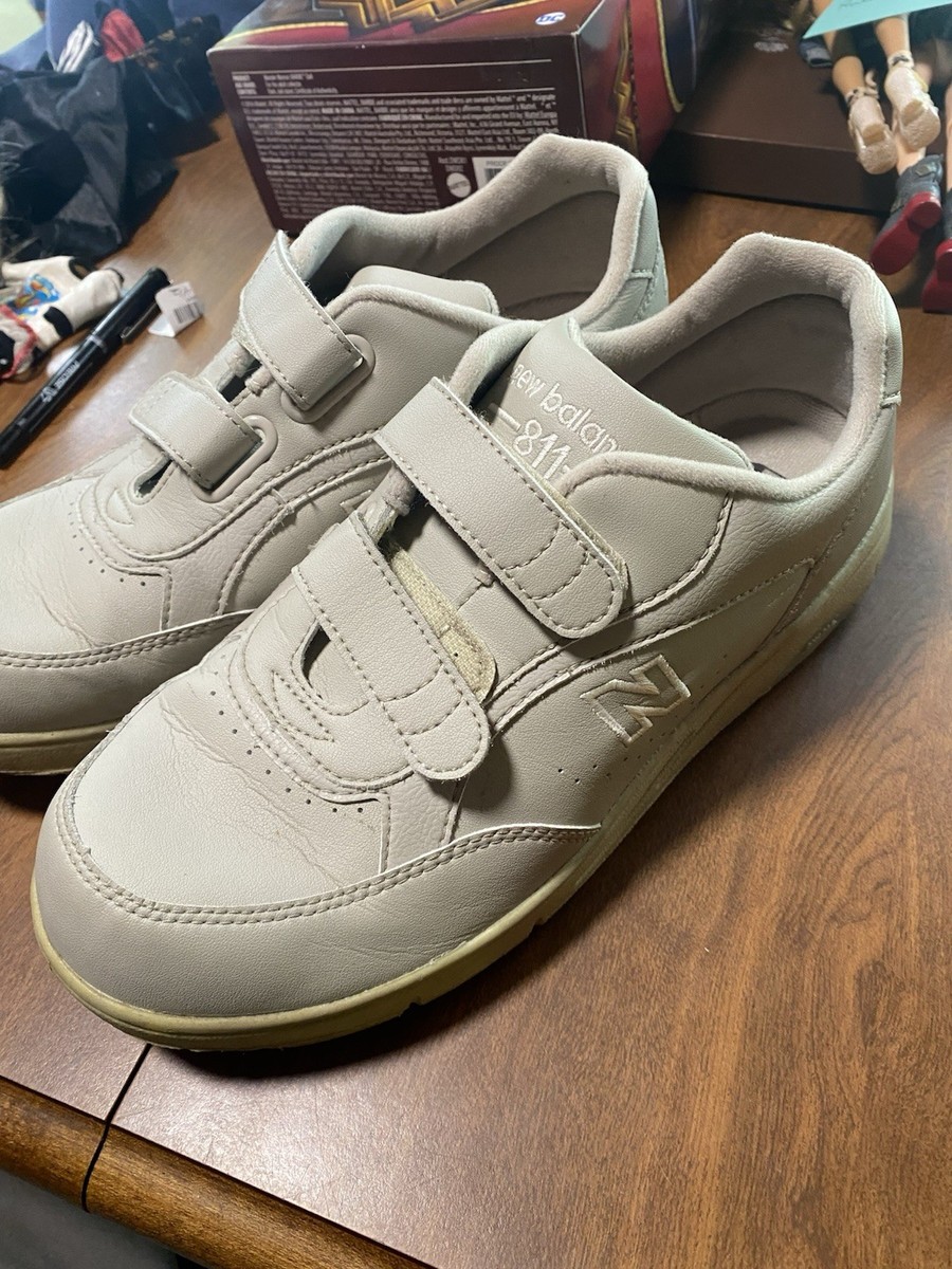 New Balance 811 Sz 9.5 2E