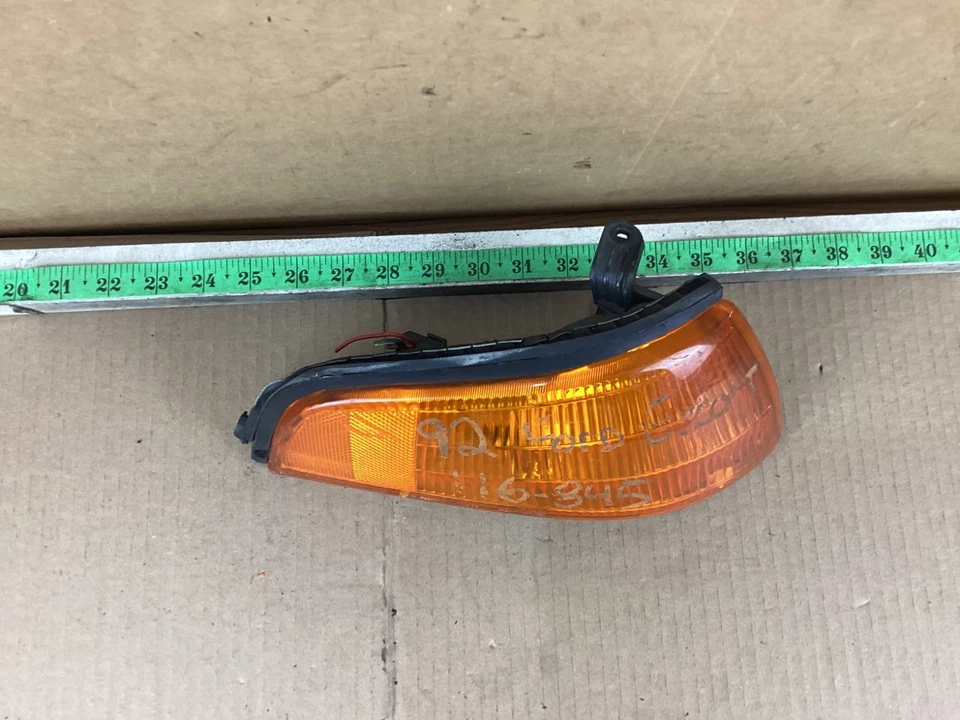 Luz intermitente esquina lado pasajero delantero derecho Ford Escort 1991-1992 OEM Foto 2 de 4