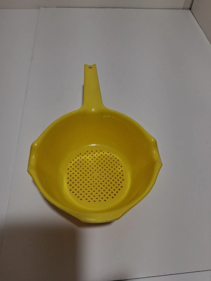 Vintage Tupperware Yellow Strainer Colander Kitchen Gadget Retro Style - Image 4 of 4