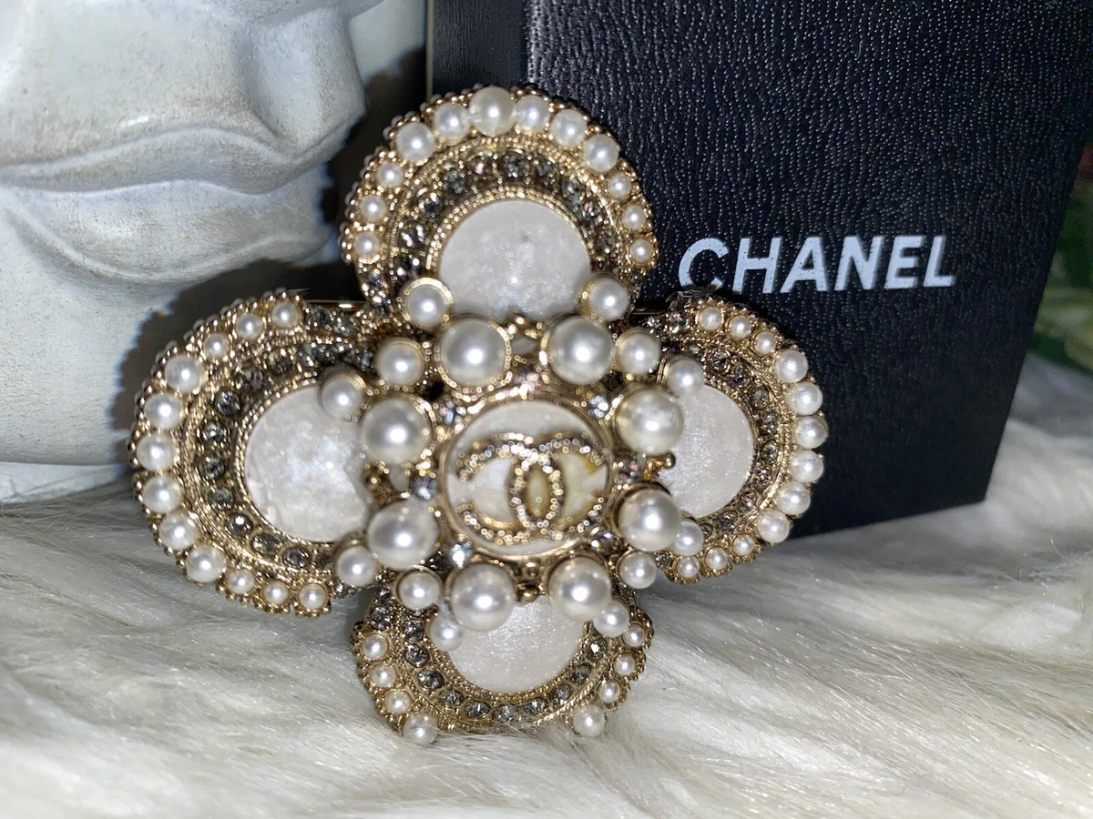 How To Layer Necklaces, And Mix In Brooches To Get The Chanel Look