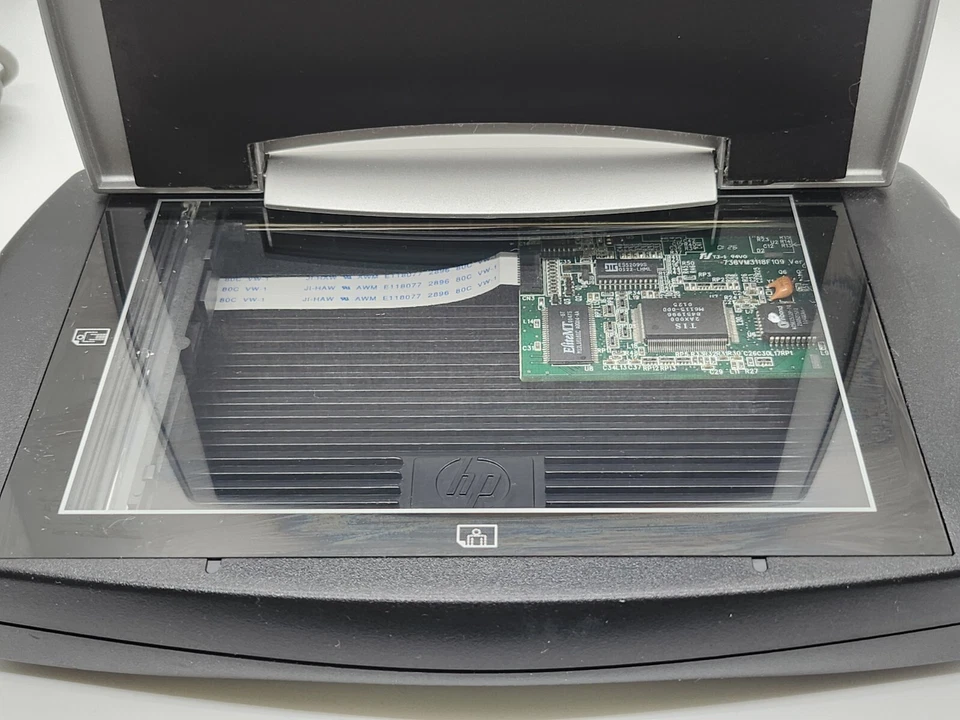 HP C9900A PHOTO SCANNER 1000 FLATBED PHOTO SCANNER - Image 2 of 3