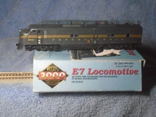 PROTO 2000 HO SCALE #23061 E7 A-UNIT w/MARS LIGHT #5841 & E7B DUMMY PRR #5844-B