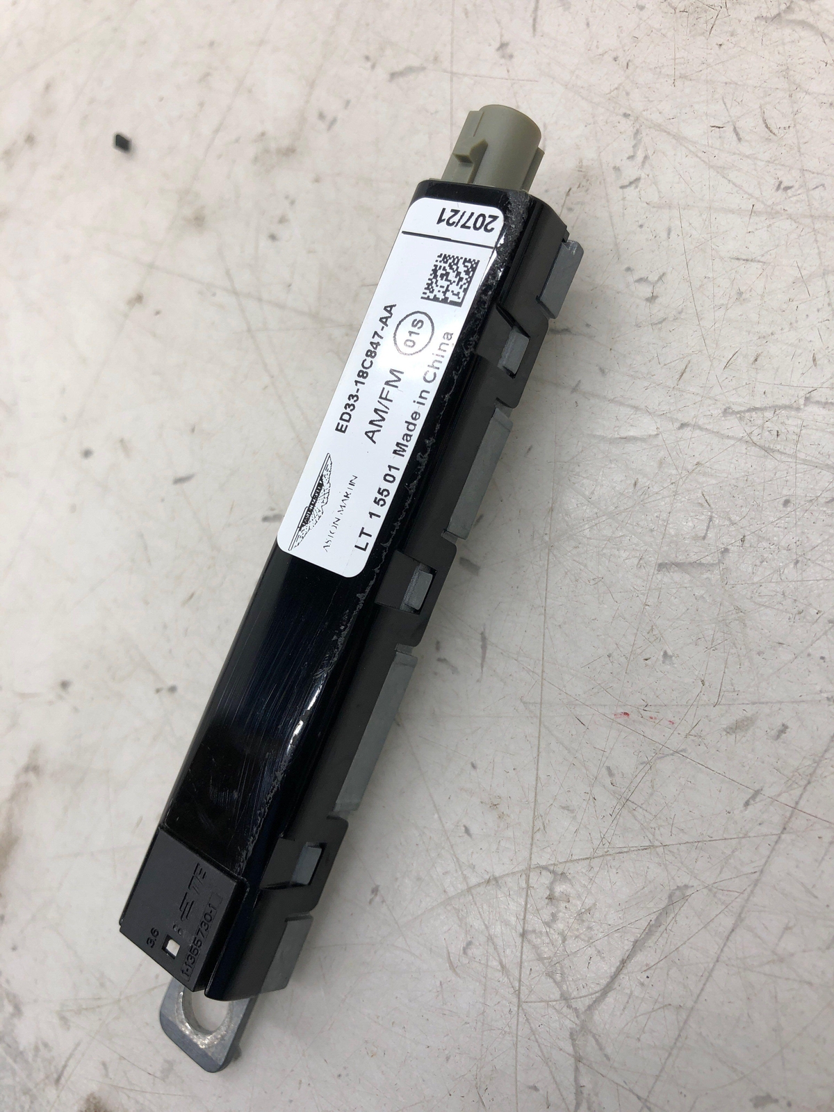 2019-2023 ASTON MARTIN VANTAGE AM/FM ANTENNA AMPLIFIER ED33-18C847-AA OEM