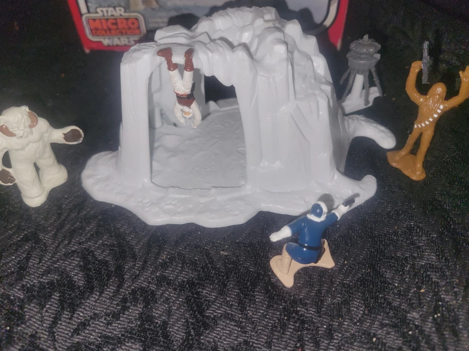 De colección Star Wars Imperio Contraataca Micro Colección Hoth Wampa Cave Completa Foto 2 de 4