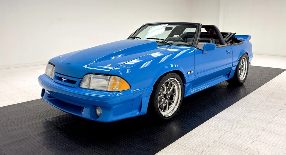 Ford Mustang GT 1988 convertible Foto 2 de 4