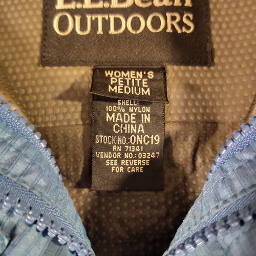 LL Bean Women's M Petite Gore-Tex Paclite Hooded Jacket Blue Wind Rain Hiking - Picture 9 of 24