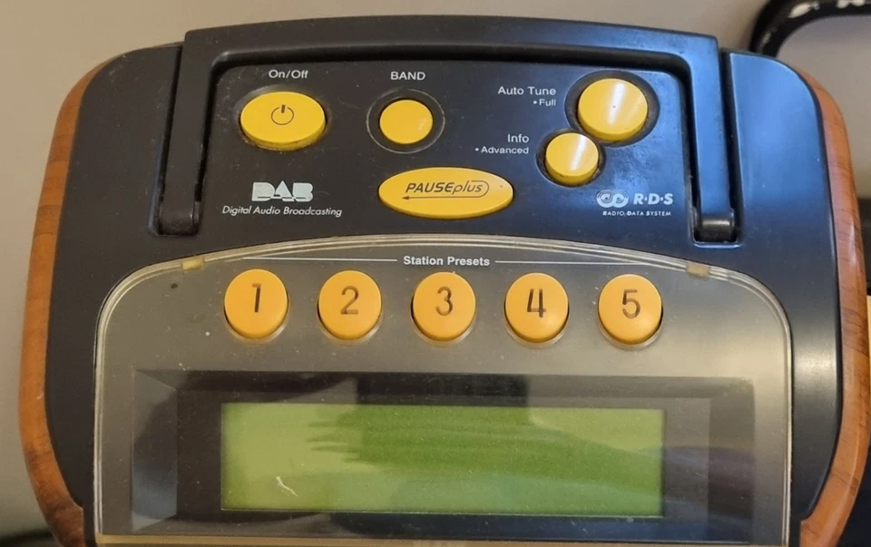 Roberts Radio RD-8 BW FM RDS/DAB Digital Radio Rewind Function Tested & Working - Image 4 of 4