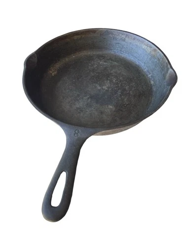 Vintage WAGNER WARE No. 8 Cast Iron Skillet 10-1/2" Frying Pan Made In USA,  “P”