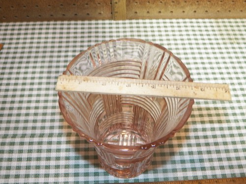 Vintage ANCHOR HOCKING Pink Depression Glass Basket Weave Bouquet Vase - Picture 3 of 5